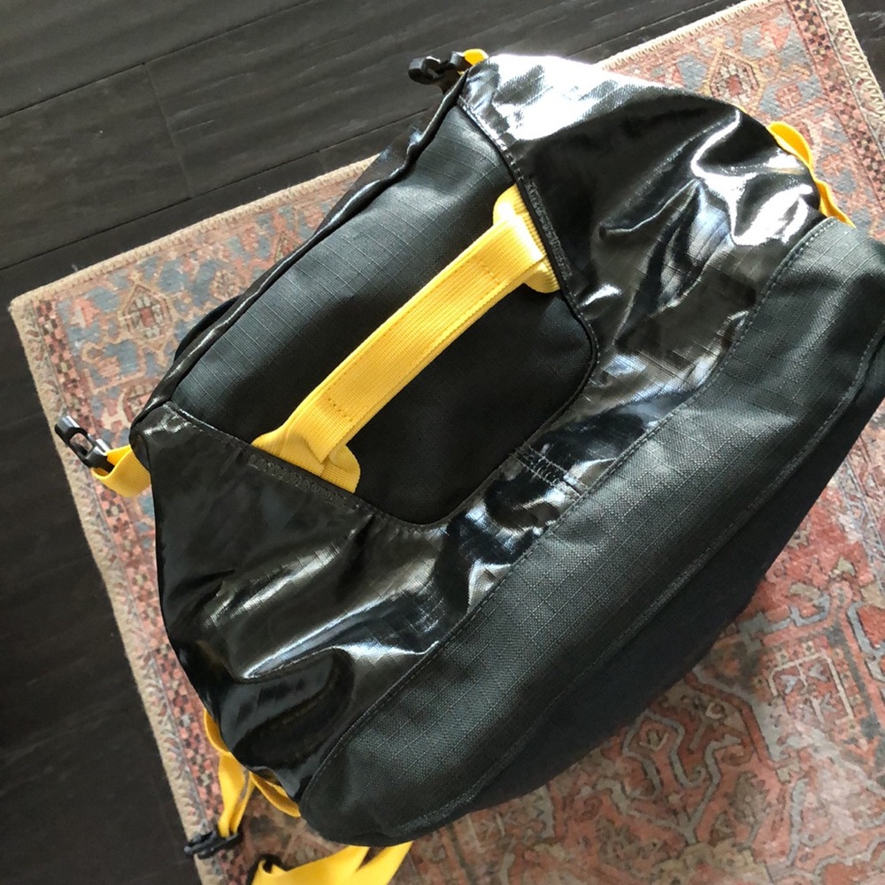 Patagonia Black hole 60L Duffel - Picture 6 of 11